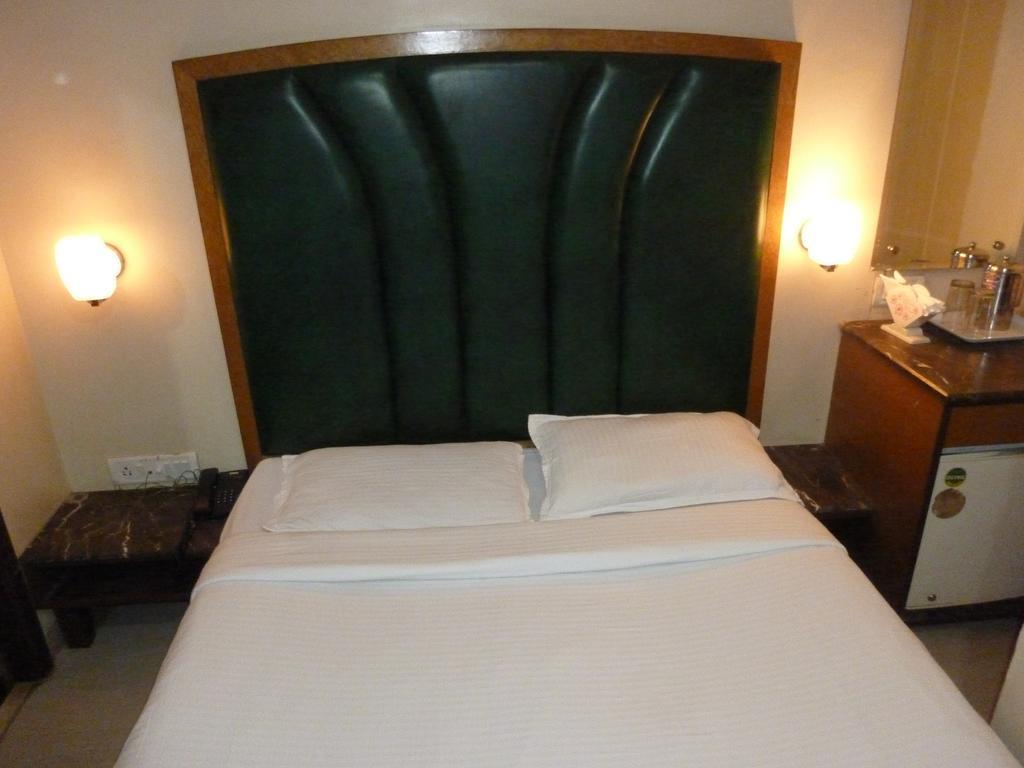Hotel Park Shilton มุมไบ ภายนอก รูปภาพ